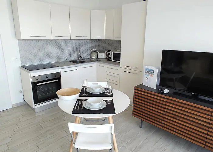 Mit Terrasse By Interhome Daire Cannigione